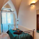 Raffaella Santa Cesarea Terme