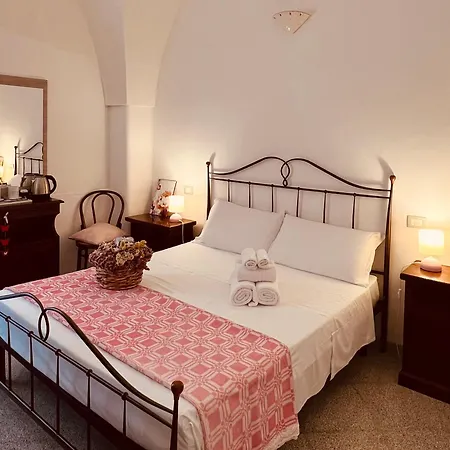 Raffaella Santa Cesarea Terme