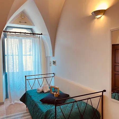 Raffaella Santa Cesarea Terme