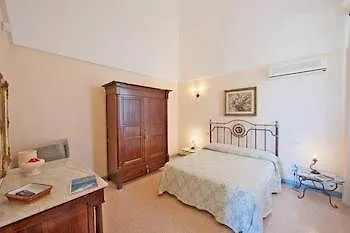 Raffaella Santa Cesarea Terme